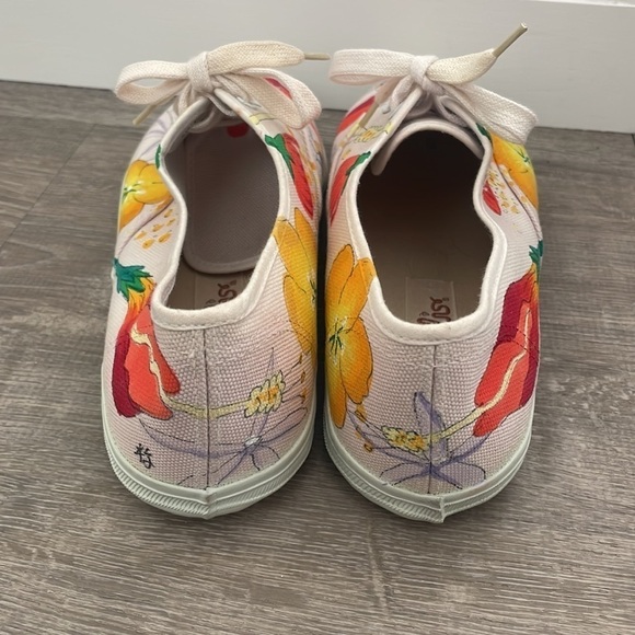 Multicolor Flower Shoes, Size 9 - Picture 2 of 4